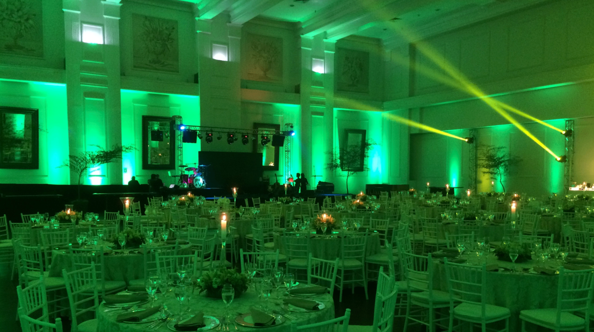 Gala verde corporativa