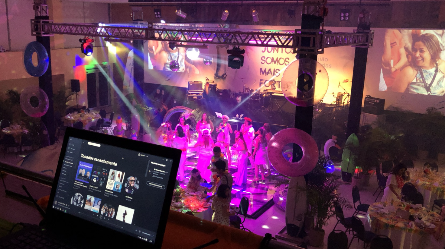 Palco de festa corporativa